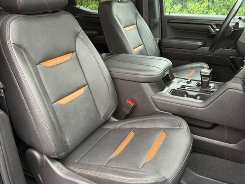 Used 2024 GMC Sierra 1500 AT4 w/ Technology Package AWD/4WD image 28