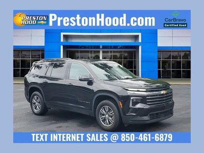 Used 2025 Chevrolet Traverse LT