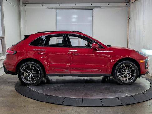 Used 2024 Porsche Macan w/ Premium Plus Package image 10
