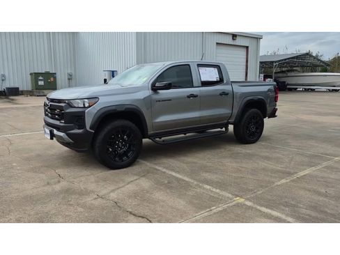 Used 2024 Chevrolet Colorado Trail Boss w/ LPO, Dark Essentials Package image 4