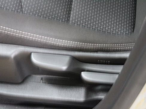 Used 2022 GMC Terrain SLE image 13