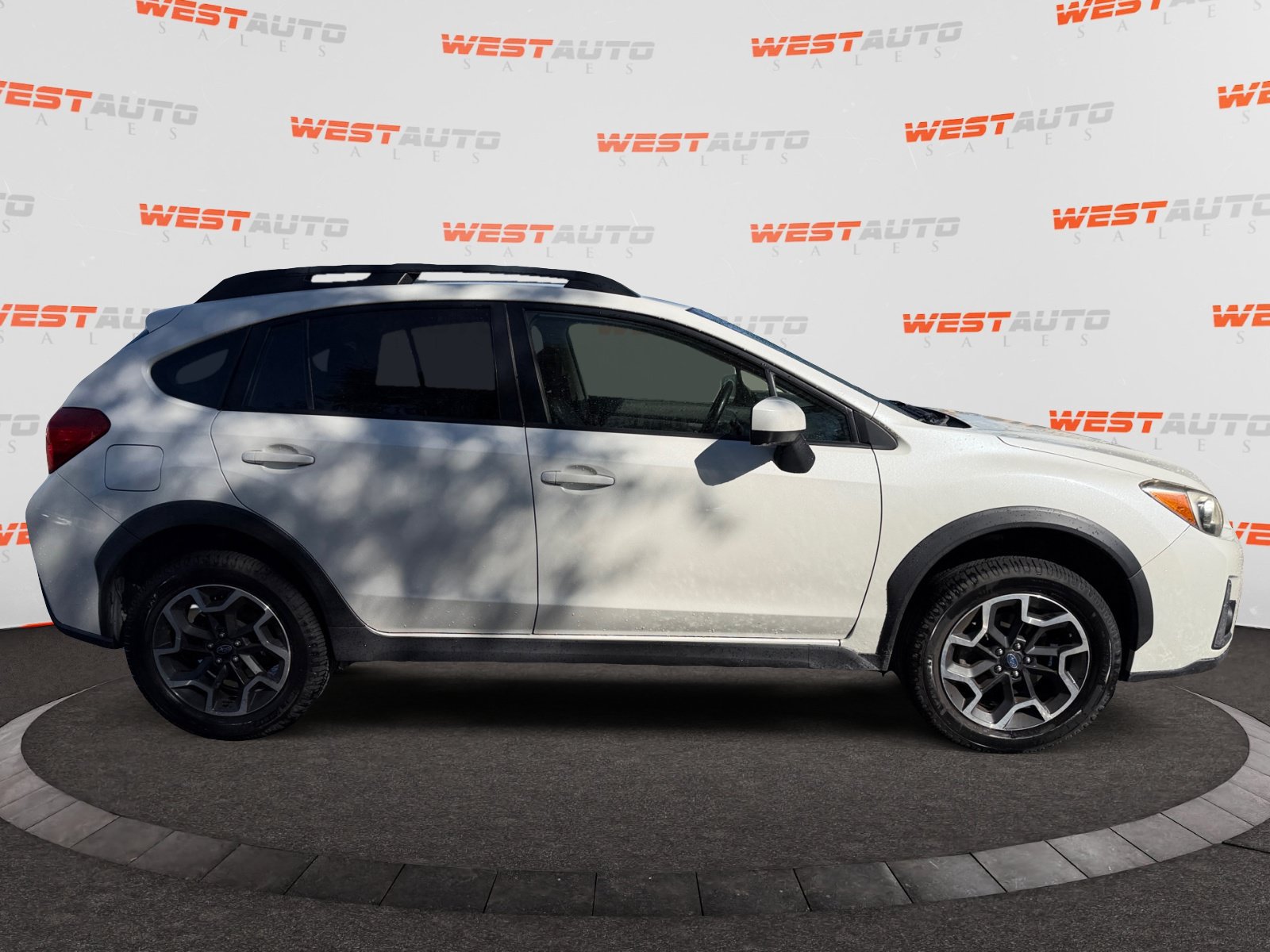 Used 2017 Subaru Crosstrek 2.0i Premium AWD/4WD image 6