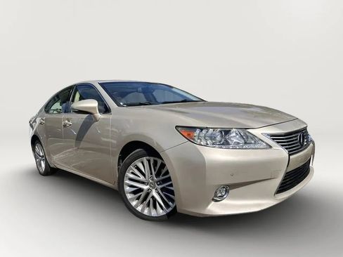 Used 2014 Lexus ES 350 w/ Luxury Package FWD image 10
