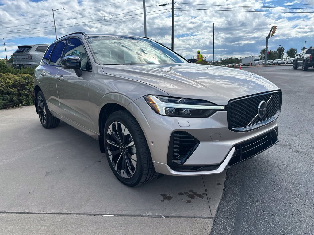 Certified 2026 Volvo XC60 T8 Plus w/ Protection Package Premier AWD/4WD image 3