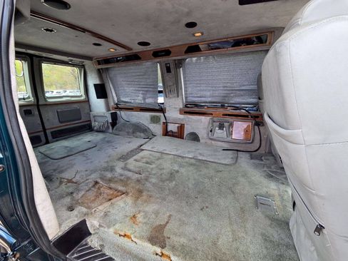 Used 1999 Ford E-150 and Econoline 150 RWD image 16