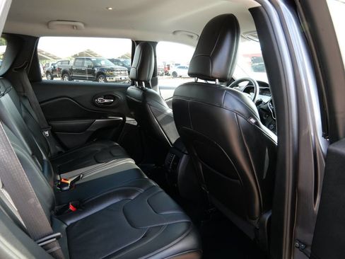 Used 2020 Jeep Cherokee Limited AWD/4WD image 13