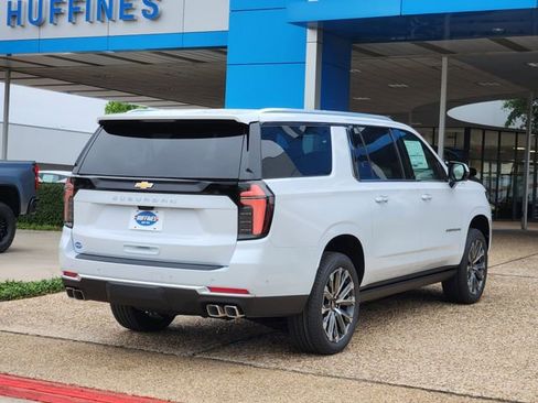 New 2026 Chevrolet Suburban High Country AWD/4WD image 4