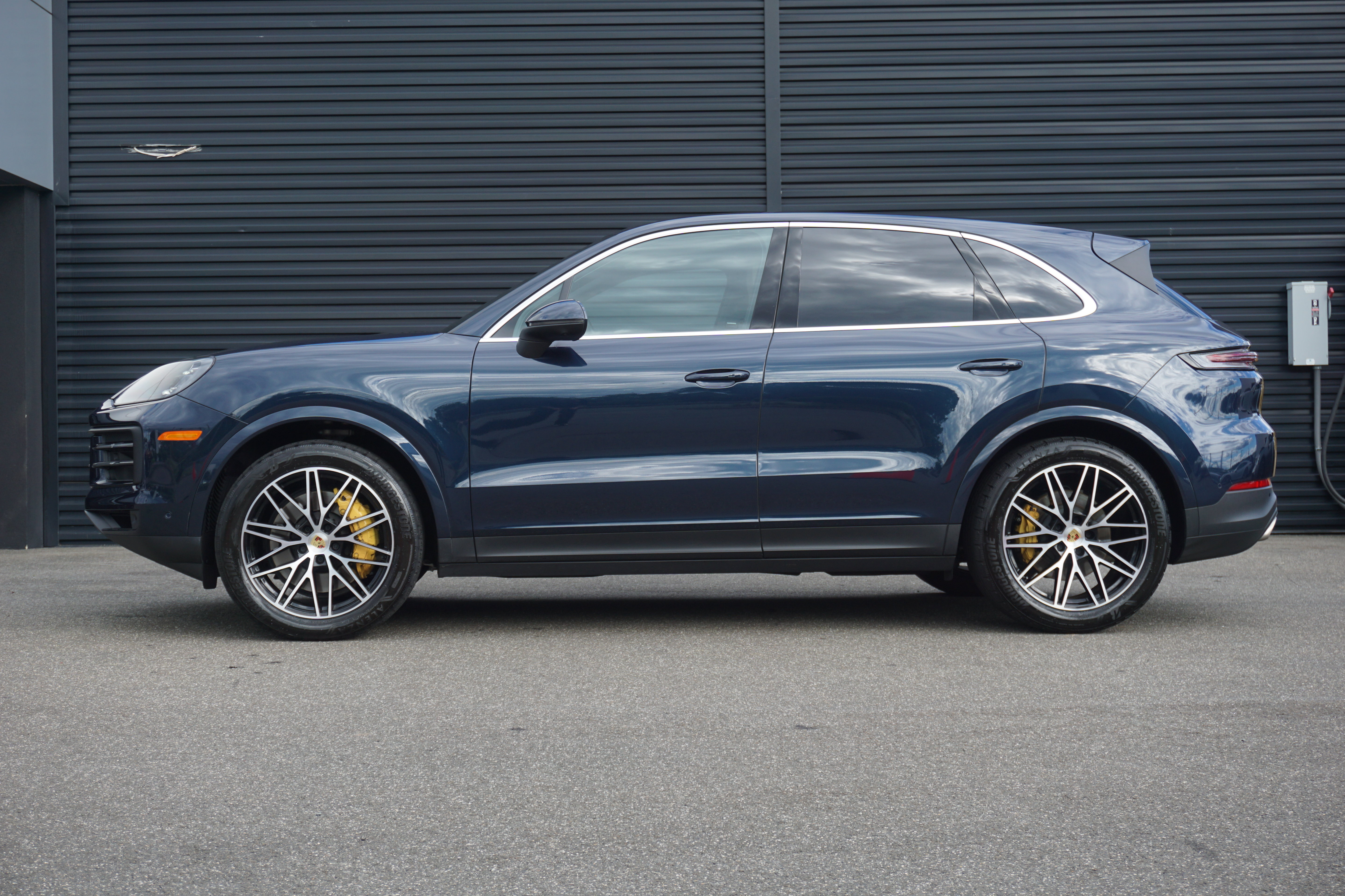 Certified 2024 Porsche Cayenne AWD/4WD image 2
