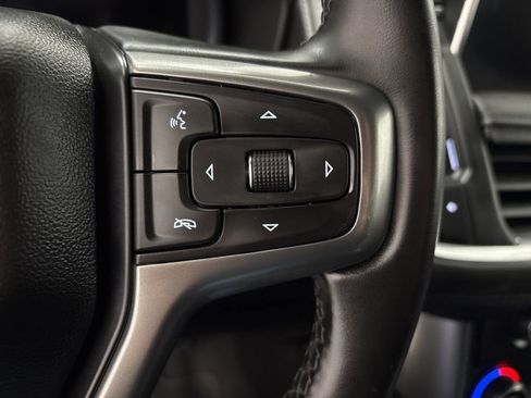 Used 2024 Chevrolet Suburban LT image 24