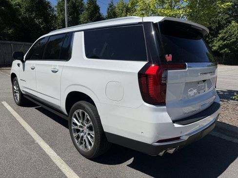 Used 2025 GMC Yukon XL Denali w/ Sun & Power Step Package AWD/4WD image 5