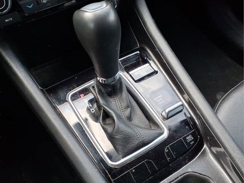 Used 2025 Jeep Compass Latitude image 11