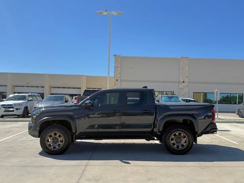 Used 2026 Toyota Tacoma 4x4 Double Cab Hybrid image 8