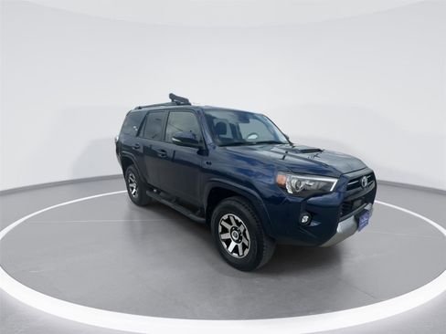 Used 2022 Toyota 4Runner TRD Off-Road Premium AWD/4WD image 2