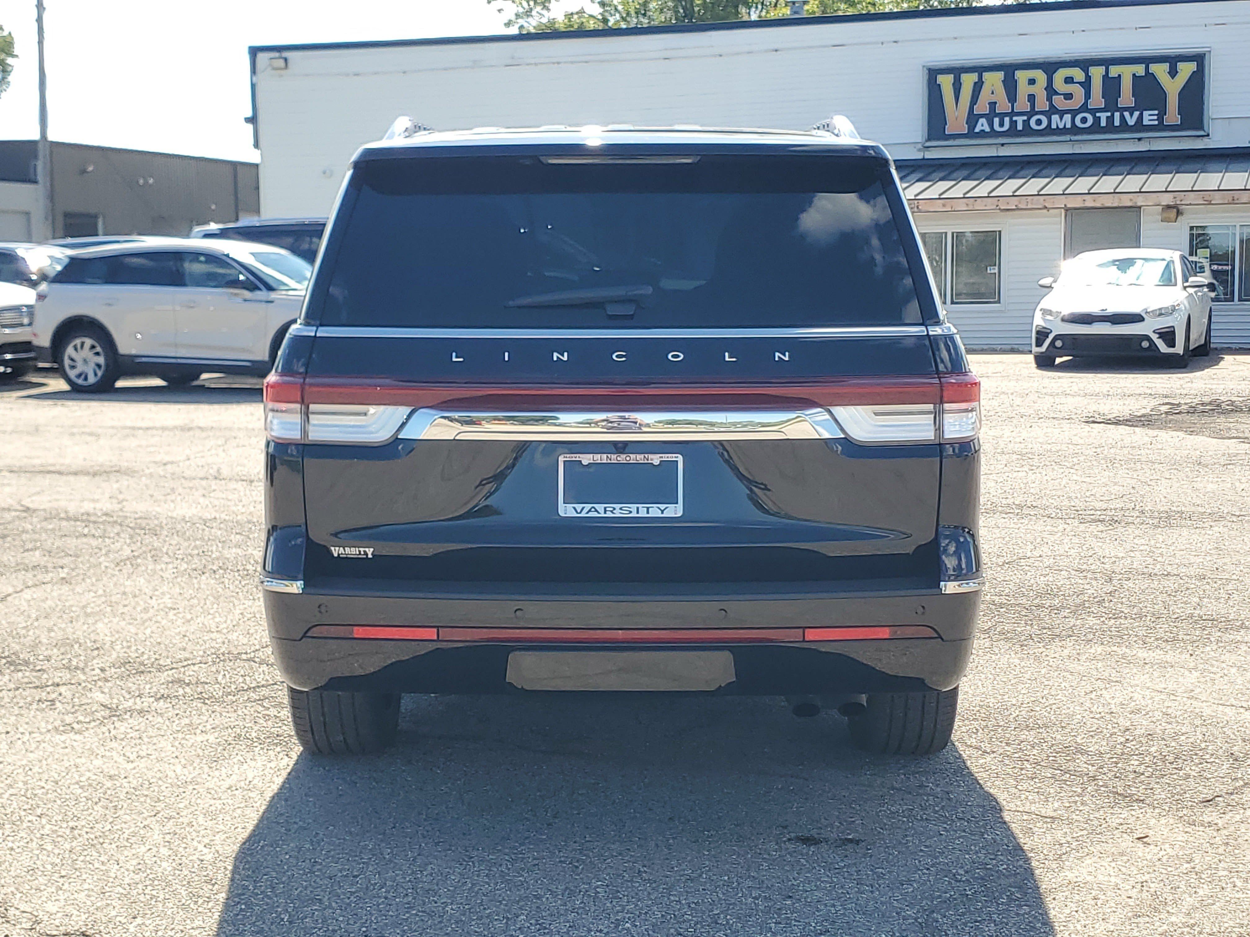 Certified 2024 Lincoln Navigator Reserve AWD/4WD image 5