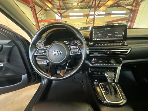 Used 2021 Kia Seltos SX w/ SX Sunroof Package AWD/4WD image 25