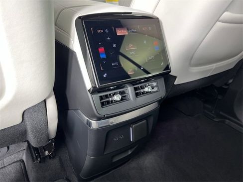 Used 2026 Cadillac Vistiq Sport image 22