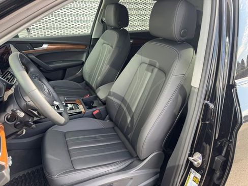 Certified 2025 Audi Q5 2.0T Premium w/ Convenience Plus Package image 10