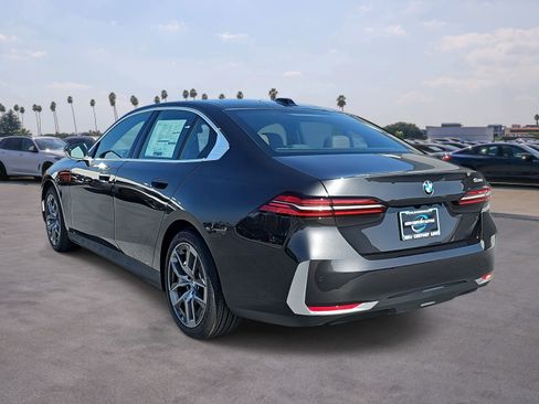 New 2026 BMW 530i w/ Executive Package image 7