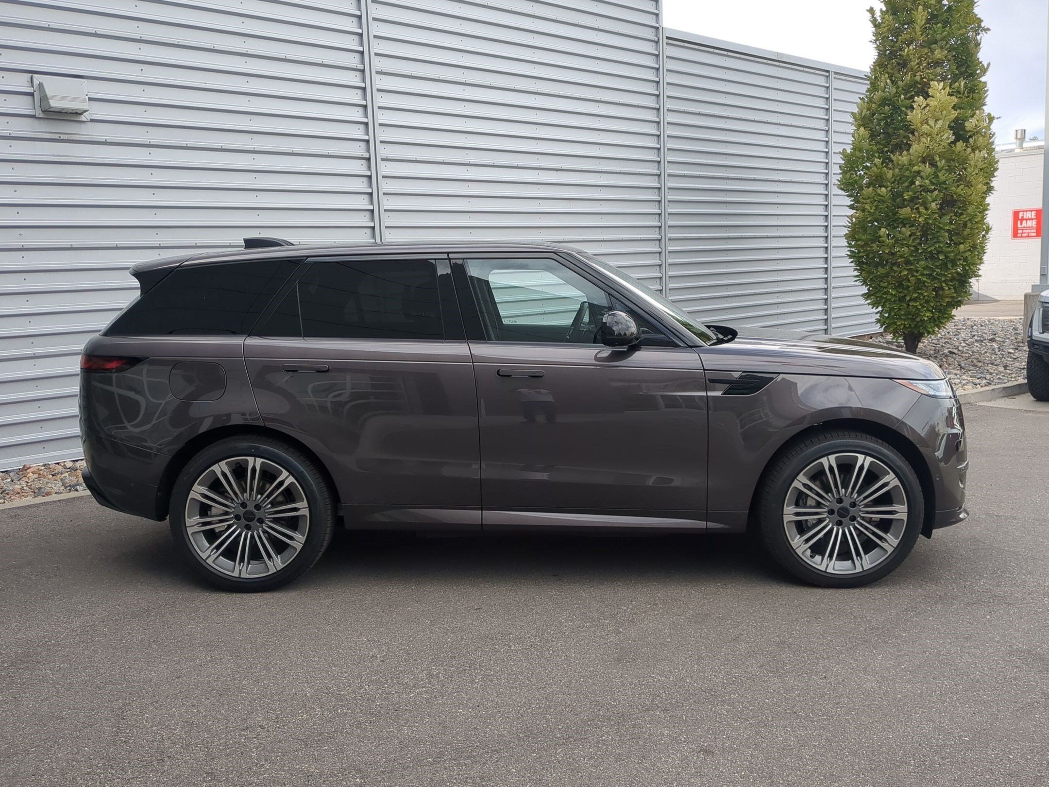 New 2026 Land Rover Range Rover Sport Dynamic SE AWD/4WD image 4