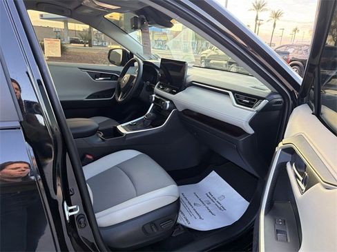 Used 2025 Toyota RAV4 Limited w/ Advanced Technology Package image 28