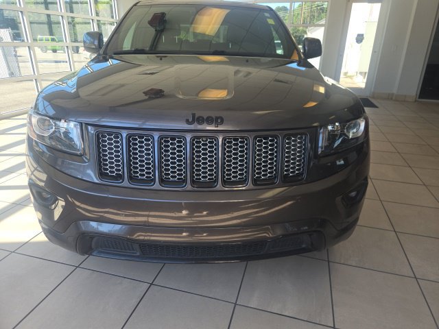 Used 2015 Jeep Grand Cherokee Altitude RWD image 3