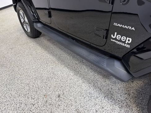 Used 2019 Jeep Wrangler Unlimited Sahara AWD/4WD image 44