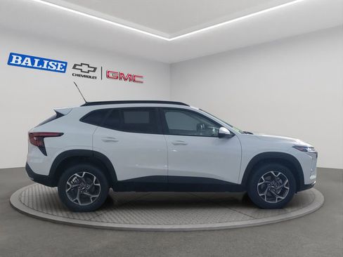 New 2025 Chevrolet Trax LT w/ Driver Confidence Package image 5