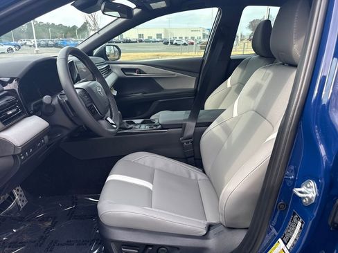 Used 2026 Toyota Camry SE image 19