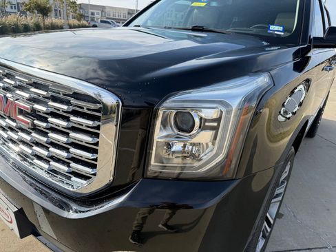 Used 2019 GMC Yukon Denali w/ Denali Ultimate Package image 11