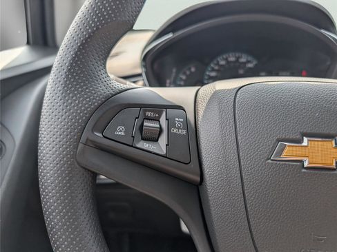 Used 2022 Chevrolet Trax LS w/ Tint and Cruise Package AWD/4WD image 23