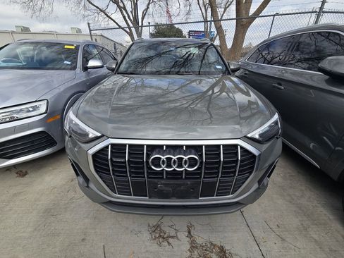 Used 2020 Audi Q3 2.0T Premium image 3