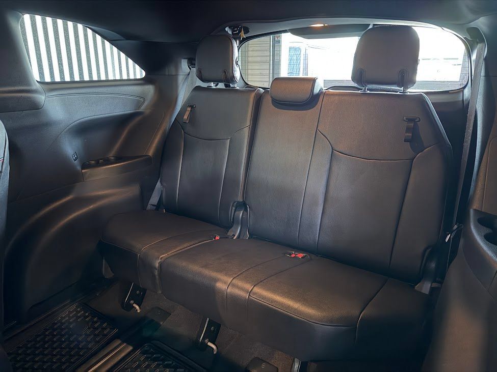 Used 2025 Toyota Sienna XSE AWD/4WD image 16