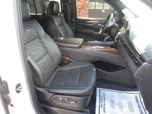 Used 2024 Cadillac Escalade Sport Platinum w/ LPO, Floor Liner Package image 9