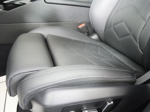 Certified 2024 BMW 530i image 9