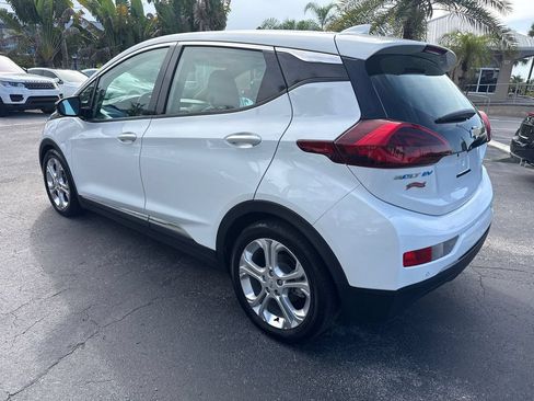 Used 2021 Chevrolet Bolt LT w/ Driver Confidence Package FWD image 4