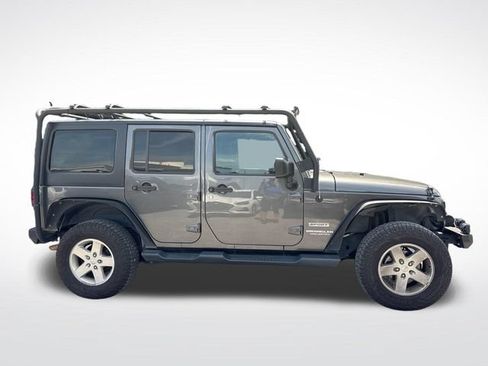 Used 2017 Jeep Wrangler Unlimited Sport w/ Connectivity Group AWD/4WD image 6