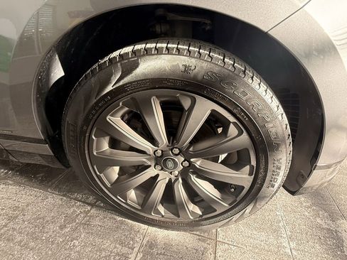 Used 2020 Land Rover Range Rover Velar R-Dynamic S image 47