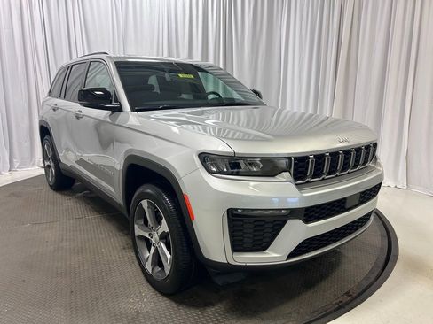 New 2026 Jeep Grand Cherokee Limited AWD/4WD image 1