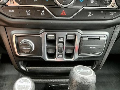 Used 2019 Jeep Wrangler Unlimited Sport S AWD/4WD image 24