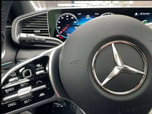 Used 2023 Mercedes-Benz GLE 450 4MATIC w/ AMG Line Exterior image 40