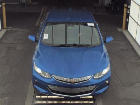 Used 2017 Chevrolet Volt LT image 2