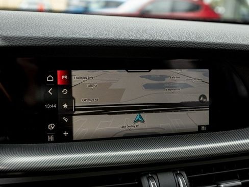 Used 2024 Alfa Romeo Stelvio Veloce image 19