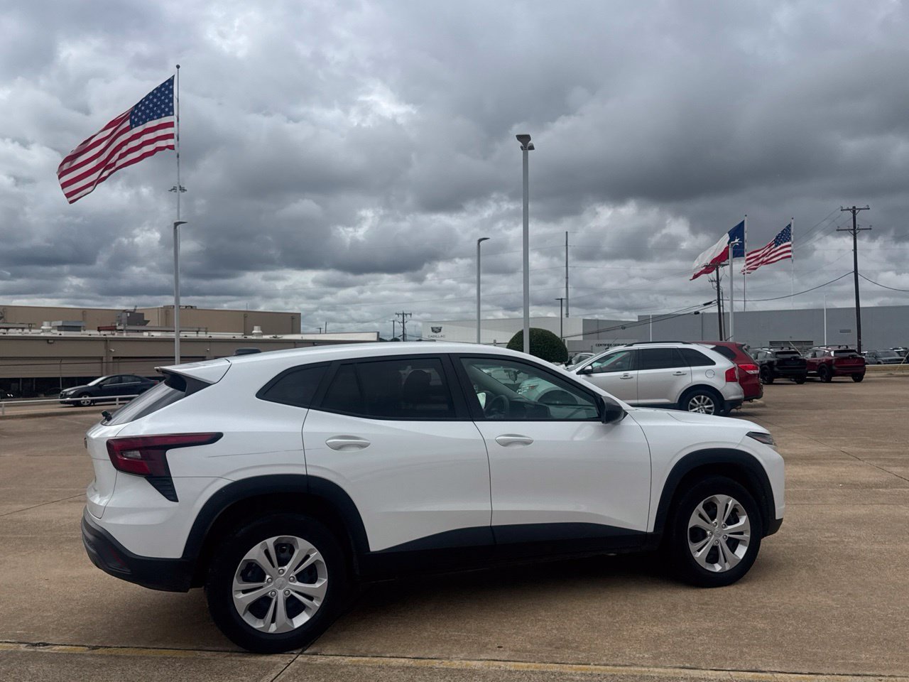 Used 2025 Chevrolet Trax LS FWD image 26
