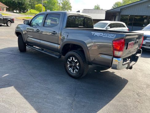 Used 2017 Toyota Tacoma TRD Off-Road image 73