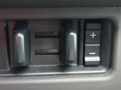 Used 2020 Lincoln Navigator Black Label w/ Cargo Convenience Package image 18