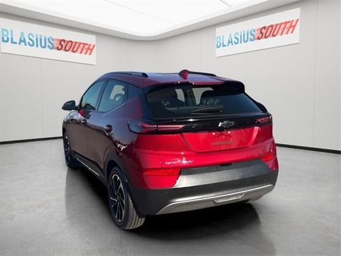 Used 2022 Chevrolet Bolt EUV Premier w/ Sun & Sound Package image 5