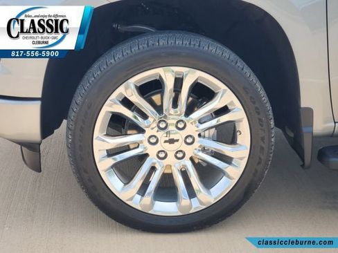 Used 2025 Chevrolet Silverado 1500 High Country AWD/4WD image 13