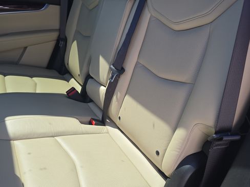 Used 2017 Cadillac XT5 Luxury FWD image 10