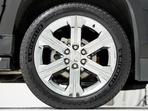 Used 2019 Cadillac Escalade ESV Platinum image 31