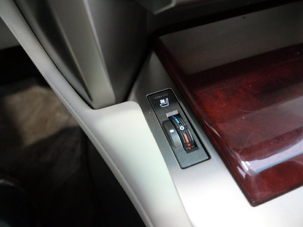 Used 2013 Lexus GX 460 Premium AWD/4WD image 32